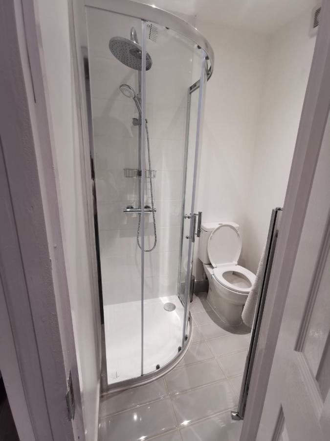 Studio Self Contained Double Bedroom Londres Exterior foto